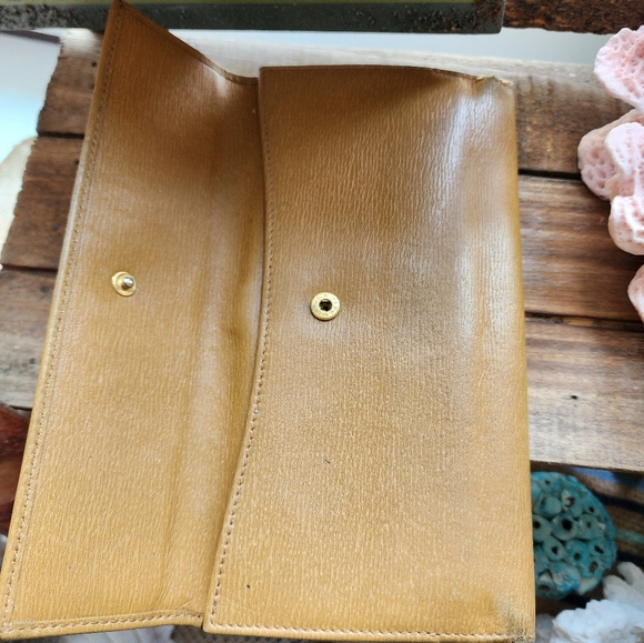 Gucci Vintage Golden Leather Wallet - Picture 7 of 9